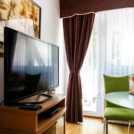 Magdalena Apartmanhaz * קסזטלי