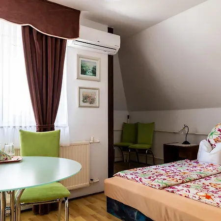 Magdalena Apartmanhaz 홈스테이 케츨리