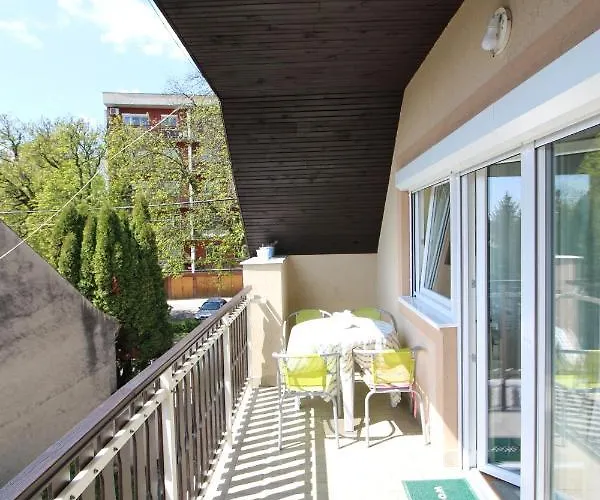 Magdalena Apartmanhaz *